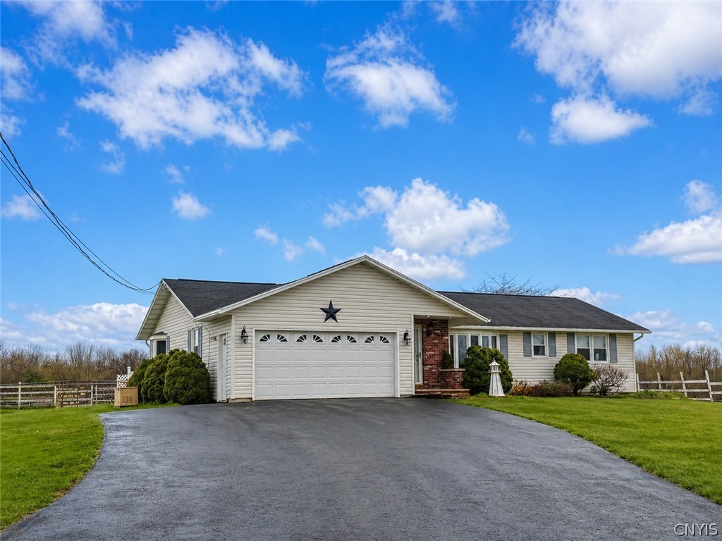 10275 Caughdenoy Road Clay, NY 13029 - Photo 7 of 21