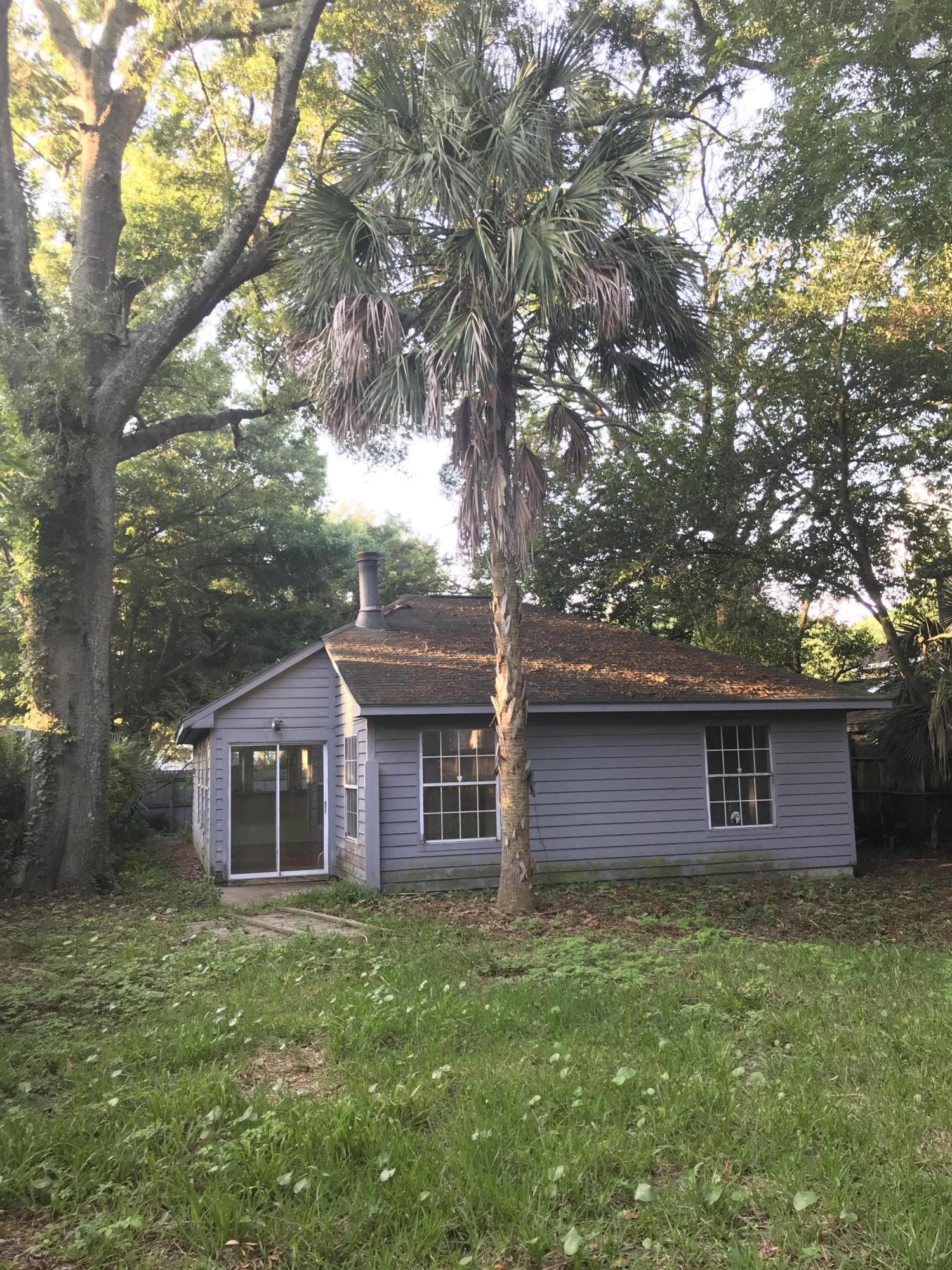 406 Morrison Street Mount Pleasant, SC 29464 - Photo 5 of 23 IMG_3155