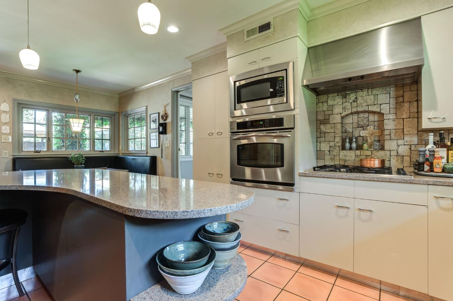 3016 22nd Street Lubbock, TX 79410 - Photo 15 of 50 Gas Cooktop