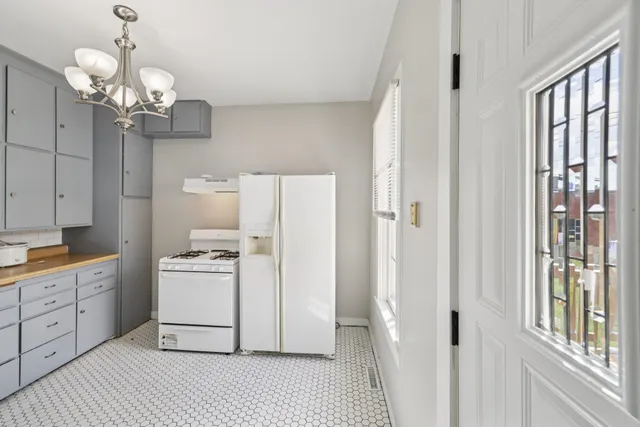 $225,000 | 208 West Pleasant Street, Portage, WI 53901