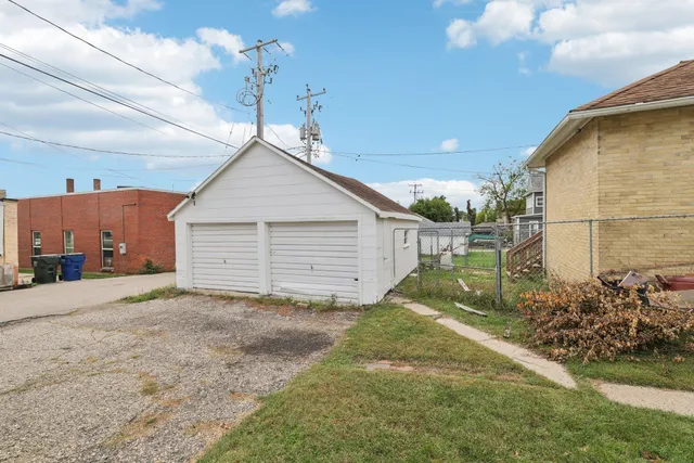 $225,000 | 208 West Pleasant Street, Portage, WI 53901