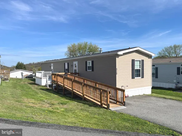 $75,000 | 312 Blue Jay Drive, Red Lion, PA 17356