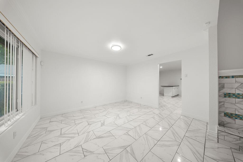 4952 Hollow Ridge Road Dallas, TX 75227 - Photo 11 of 32 Gallery Image 11