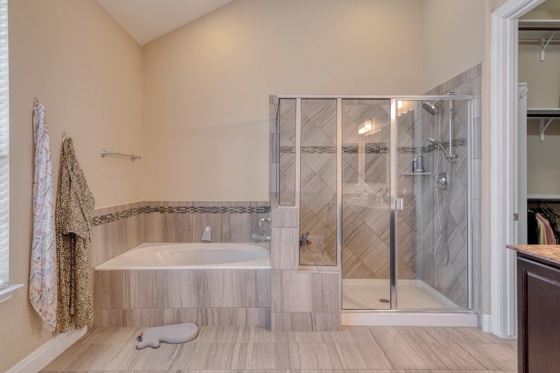 636 Trailside Bend Round Rock, TX 78665 - Photo 21 of 35 a bathroom with a shower