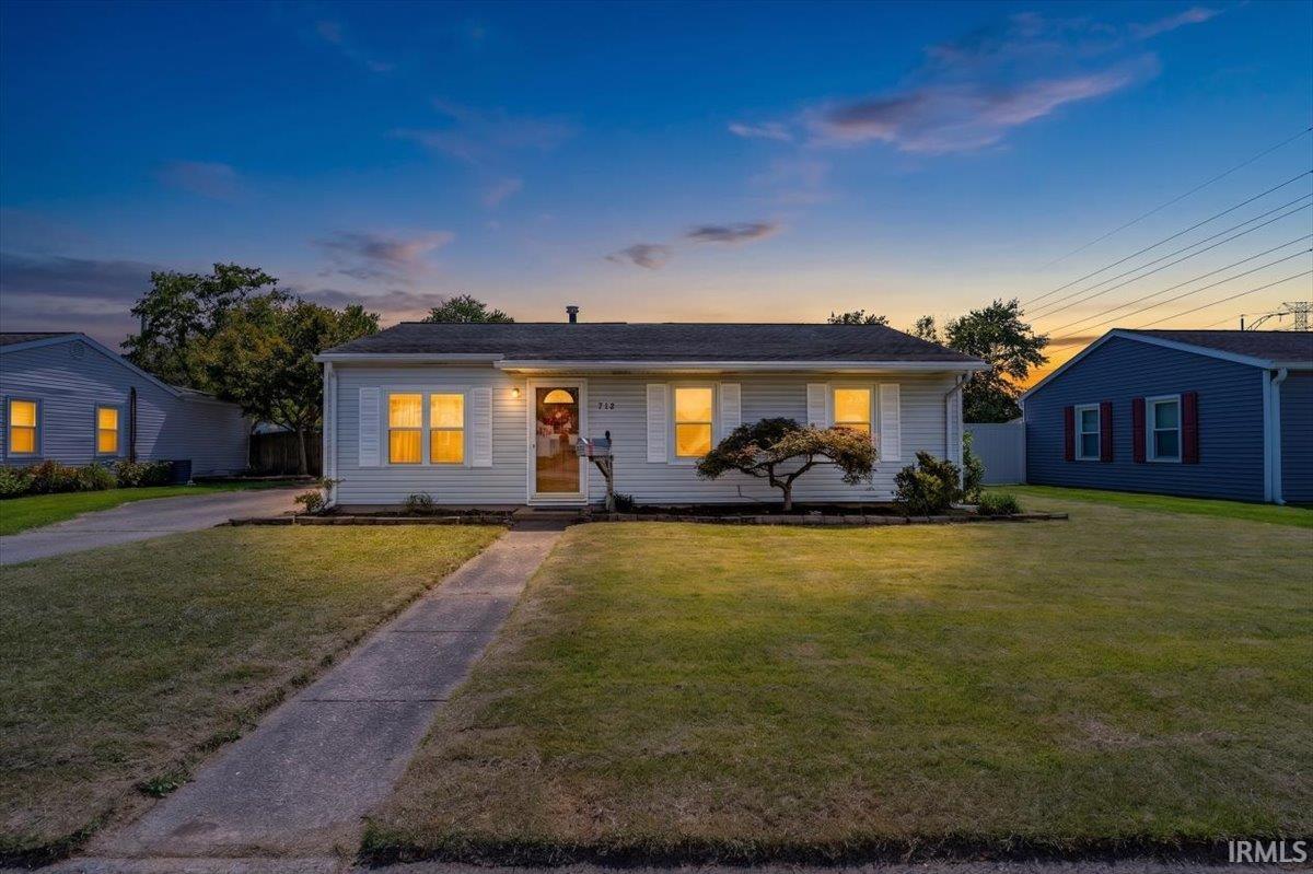 712 Lexington Road Evansville, IN 47710 - Photo 1 of 26 Gallery Image 1