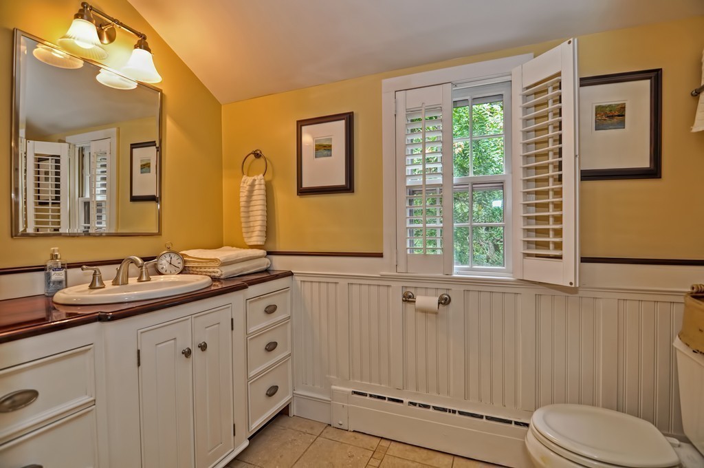 33 High Street Ipswich, MA 01938 - Photo 12 of 20