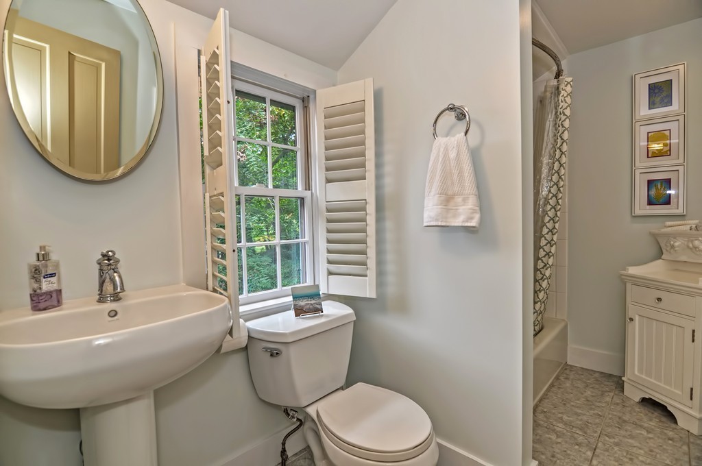 33 High Street Ipswich, MA 01938 - Photo 15 of 20