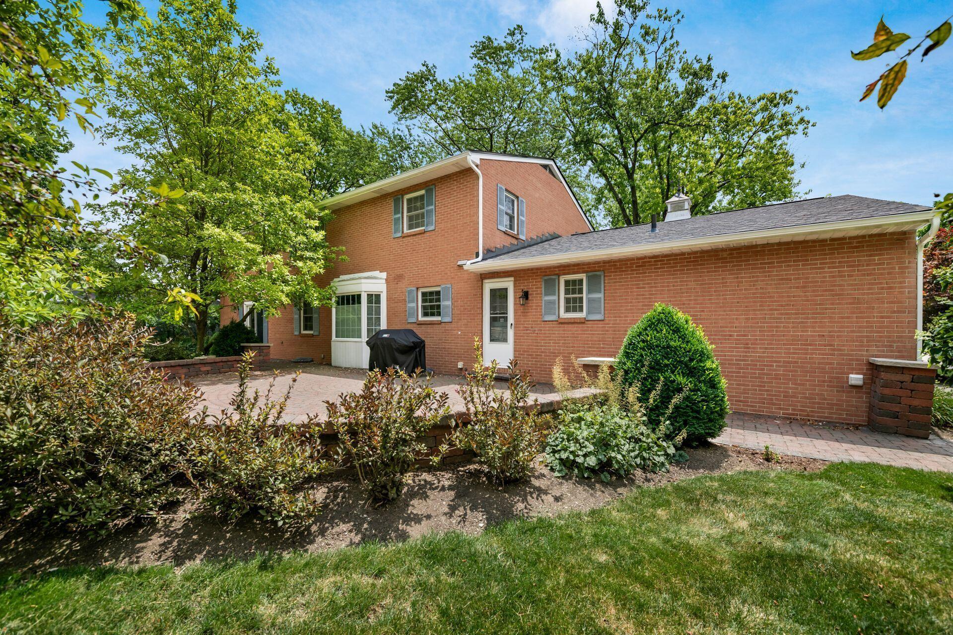 1960 Hythe Road Columbus, OH 43220 - Photo 39 of 46 042_c5dcdb2_L 1960 Hythe013-2