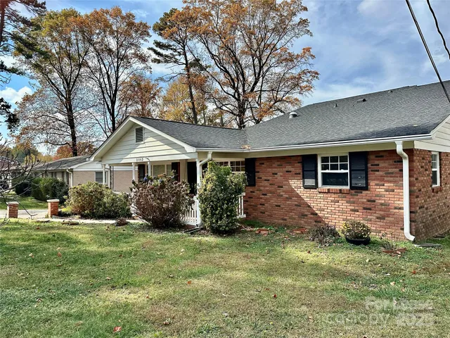 $2,800 | 2063 Eaton Road, Charlotte, NC 28205