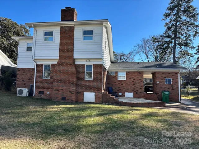 $2,800 | 2063 Eaton Road, Charlotte, NC 28205