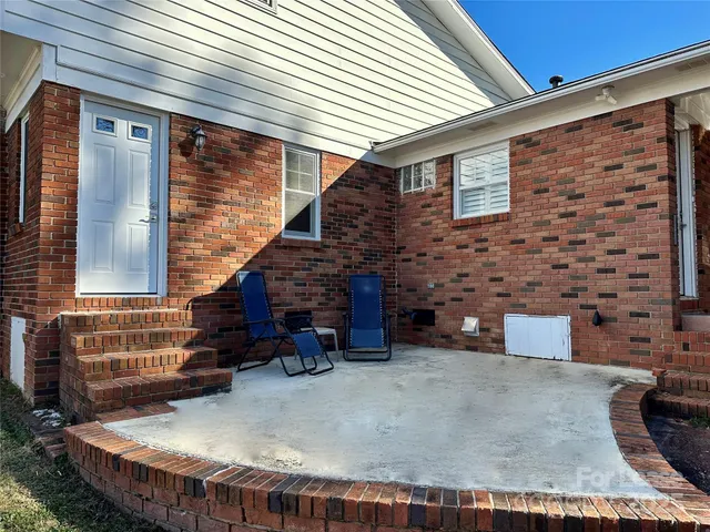 $2,800 | 2063 Eaton Road, Charlotte, NC 28205