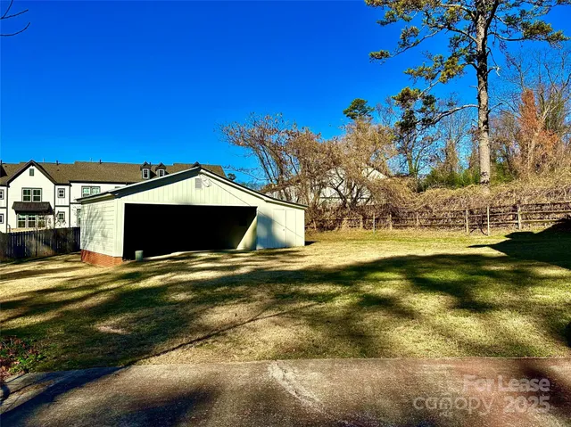 $2,800 | 2063 Eaton Road, Charlotte, NC 28205