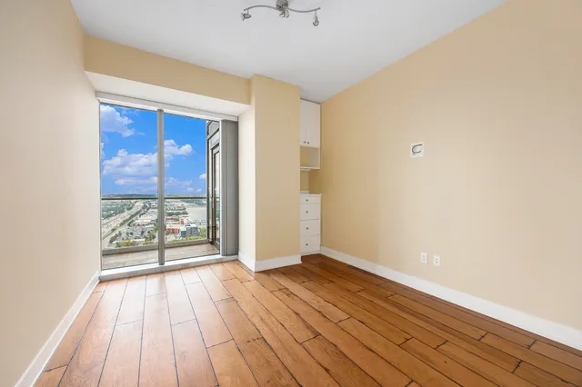 $429,900 | 335 Bridge Street Northwest, Unit 2403, Grand Rapids, MI 49504