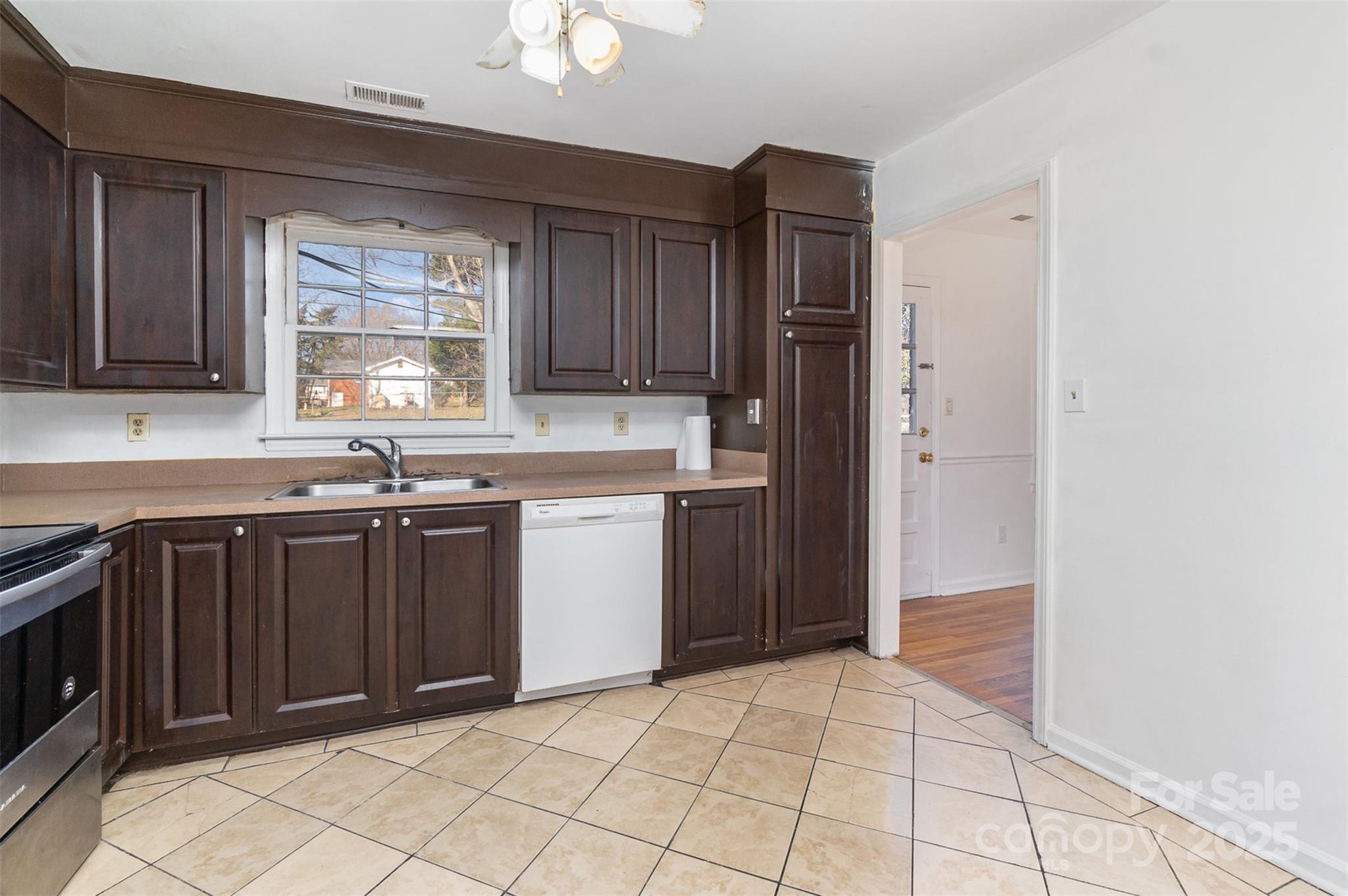 3401 Oak Tree Trail Matthews, NC 28105 - Photo 7 of 18