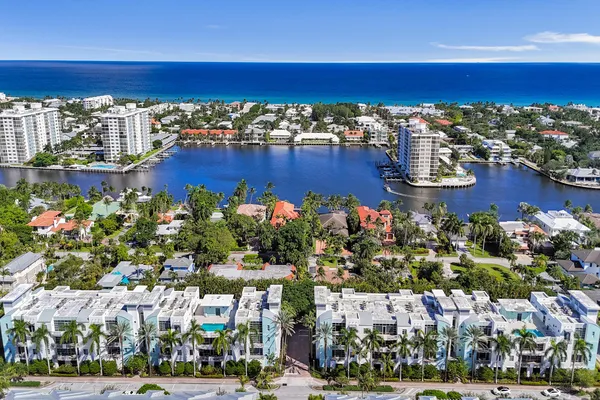 $7,500 | 365 Southeast 6th Avenue, Unit 307, Delray Beach, FL 33483