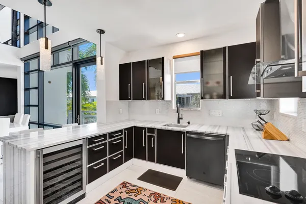 $7,500 | 365 Southeast 6th Avenue, Unit 307, Delray Beach, FL 33483