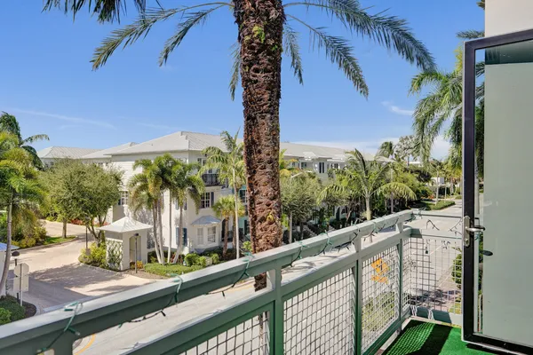 $7,500 | 365 Southeast 6th Avenue, Unit 307, Delray Beach, FL 33483