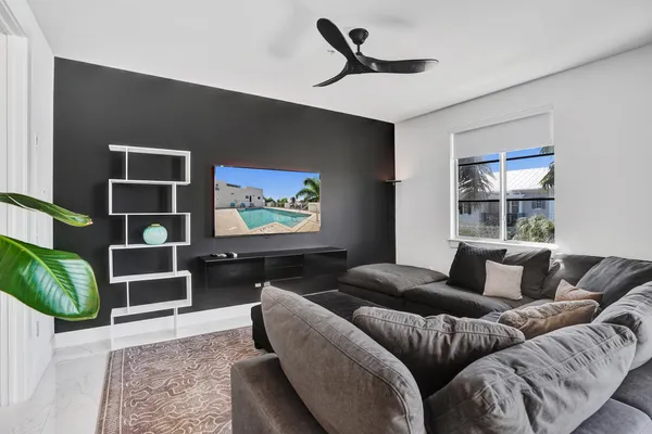 $7,500 | 365 Southeast 6th Avenue, Unit 307, Delray Beach, FL 33483