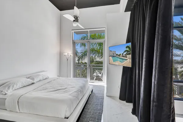 $7,500 | 365 Southeast 6th Avenue, Unit 307, Delray Beach, FL 33483