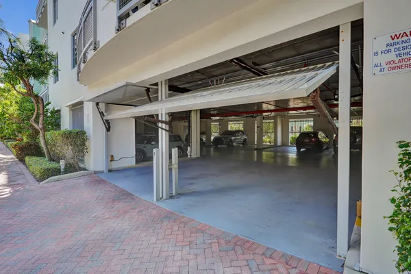 $7,500 | 365 Southeast 6th Avenue, Unit 307, Delray Beach, FL 33483