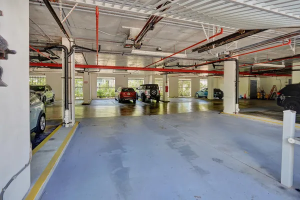 $7,500 | 365 Southeast 6th Avenue, Unit 307, Delray Beach, FL 33483