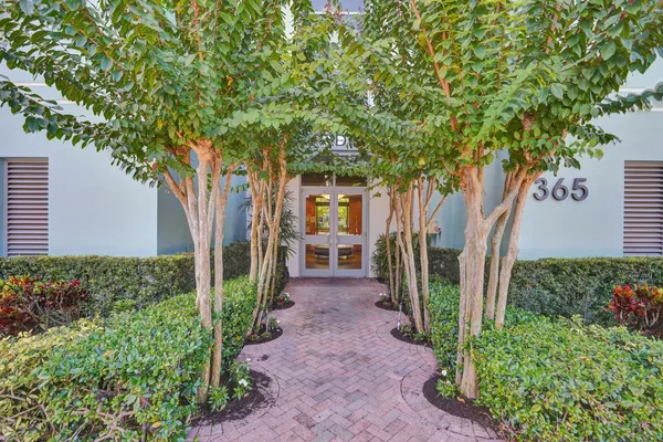 $7,500 | 365 Southeast 6th Avenue, Unit 307, Delray Beach, FL 33483