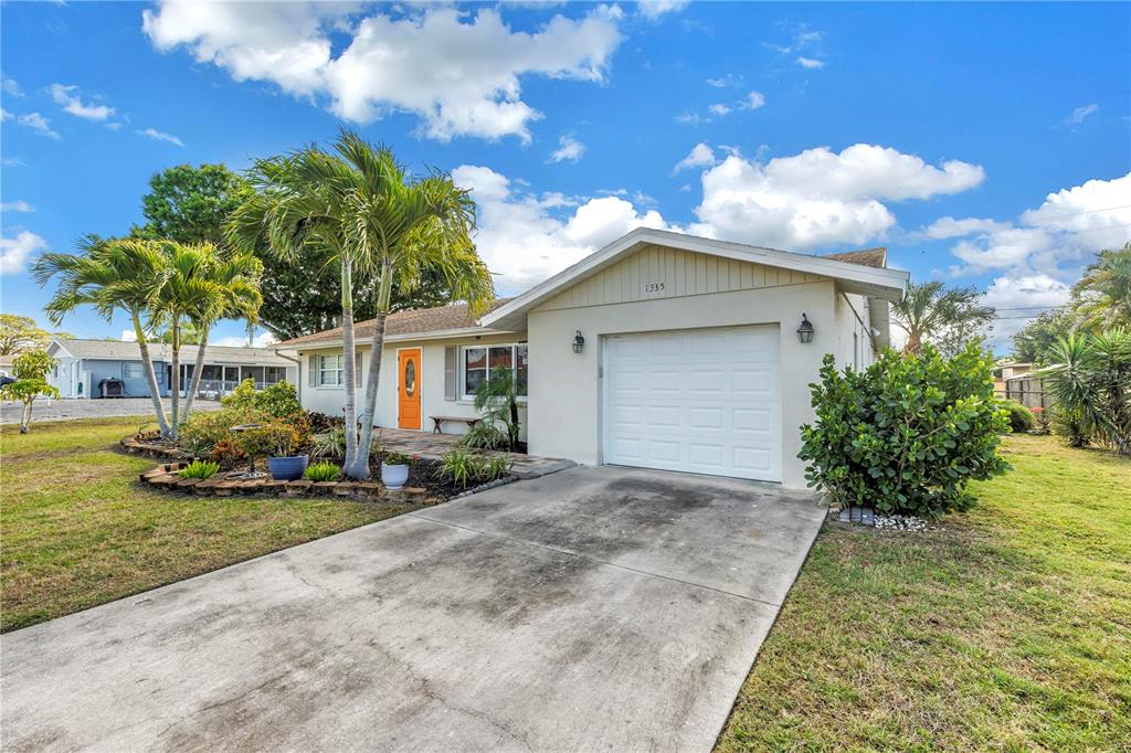 1335 Fundy Road Venice, FL 34293 - Photo 3 of 45