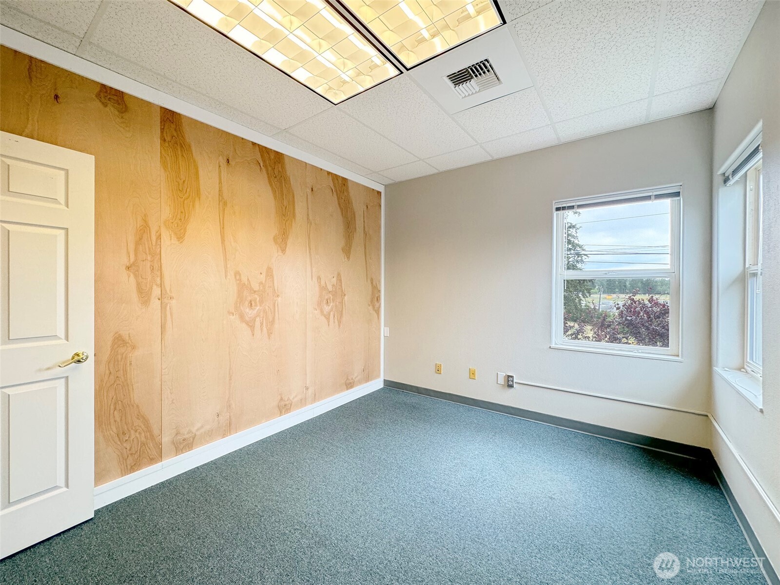 502 South Still Road Sequim, WA 98382 - Photo 32 of 40 an empty room with a window