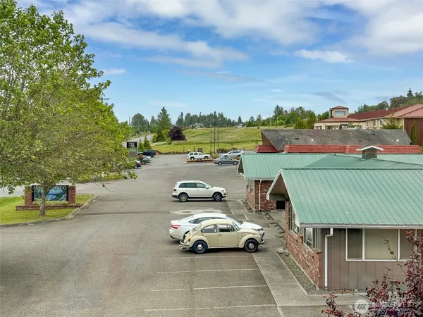 $1,300 | 502 South Still Road, Sequim, WA 98382