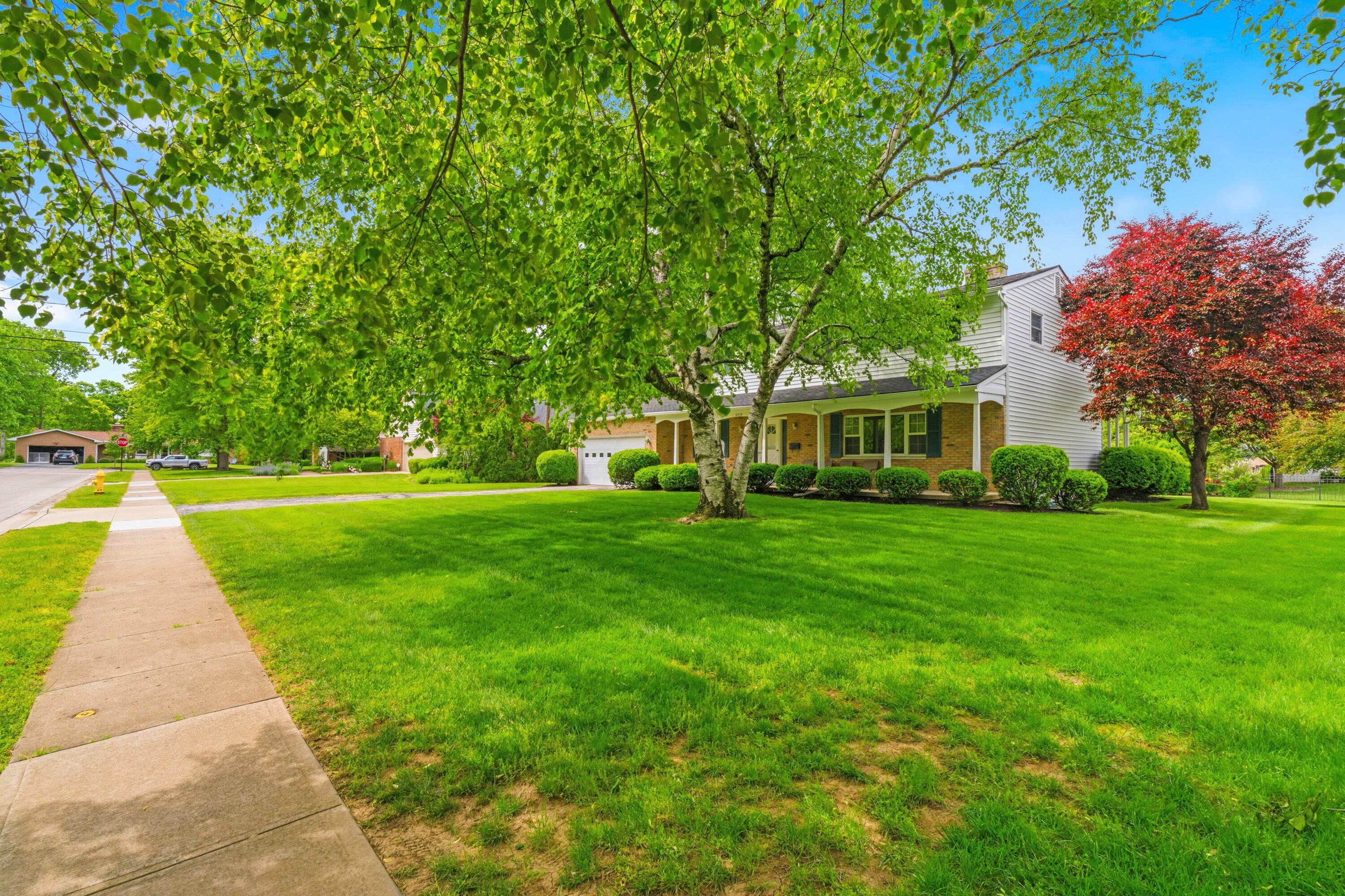 2810 Brackley Road Upper Arlington, OH 43220 - Photo 5 of 27