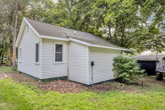 $295,000 | 1193 Lakeview Drive, Brooklyn, MI 49230