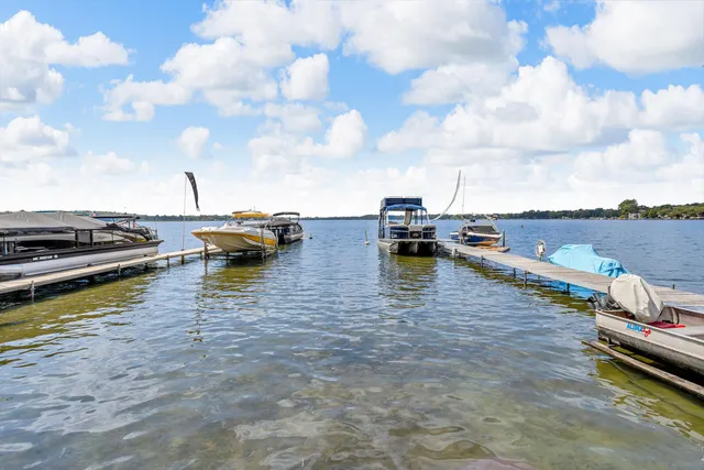 $295,000 | 1193 Lakeview Drive, Brooklyn, MI 49230