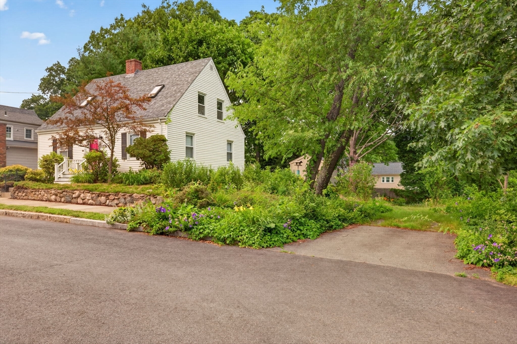 414 Archer Street Fall River, MA 02720 - Photo 5 of 36