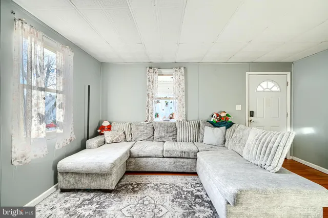 $264,999 | 6 Avenal Road, Baltimore, MD 21221