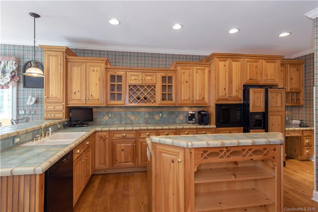4530 Cove Loop Road, Unit 35 Hendersonville, NC 28739 - Photo 10 of 27 Gallery Image 10