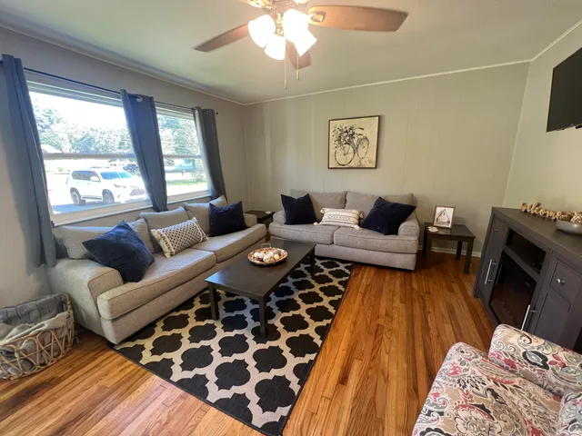 $2,200 | 8429 Daisy Dallas Road, Hixson, TN 37343