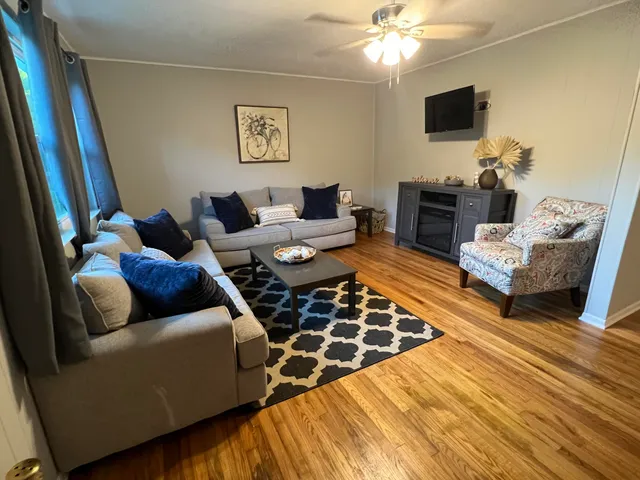 $2,200 | 8429 Daisy Dallas Road, Hixson, TN 37343