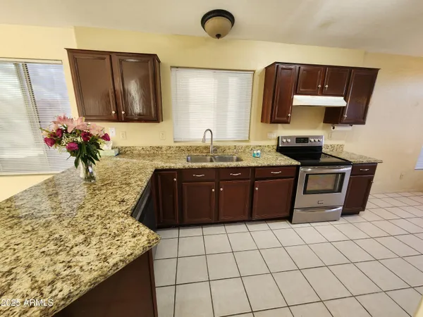 $2,200 | 19417 North 7th Drive, Phoenix, AZ 85027