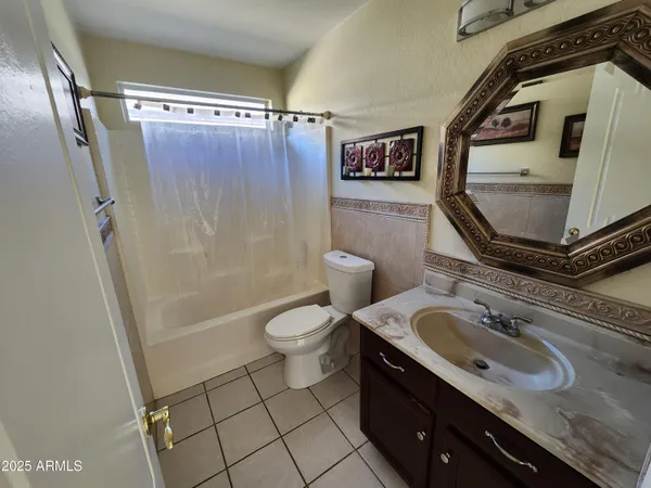 $2,200 | 19417 North 7th Drive, Phoenix, AZ 85027