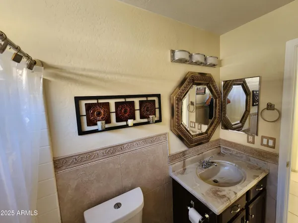 $2,200 | 19417 North 7th Drive, Phoenix, AZ 85027