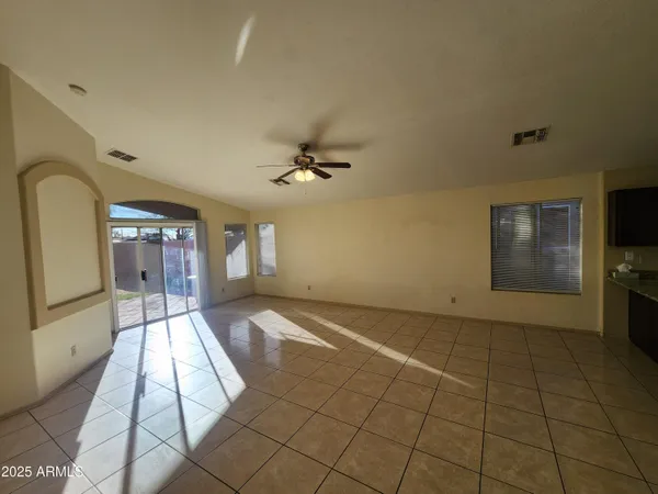 $2,200 | 19417 North 7th Drive, Phoenix, AZ 85027