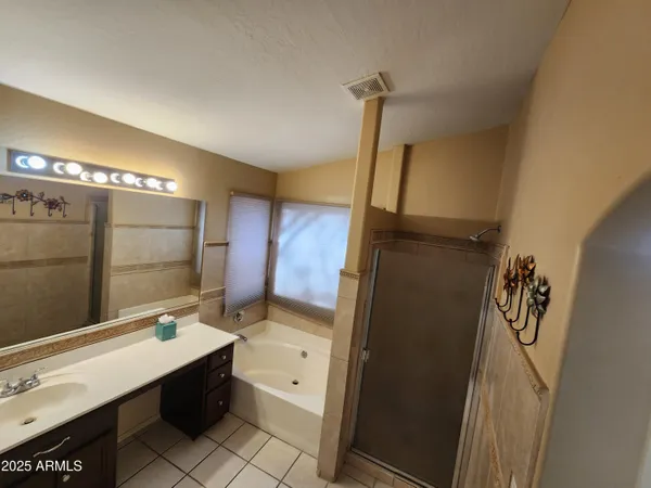 $2,200 | 19417 North 7th Drive, Phoenix, AZ 85027