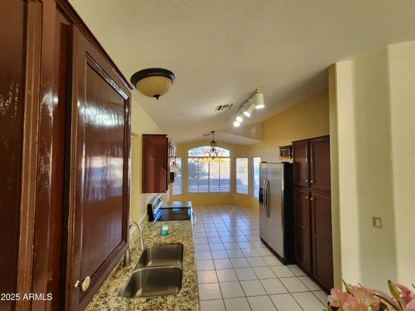 $2,200 | 19417 North 7th Drive, Phoenix, AZ 85027