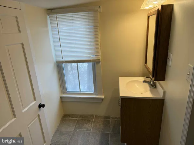 $1,200 | 1407 East Norwegian Street, Pottsville, PA 17901