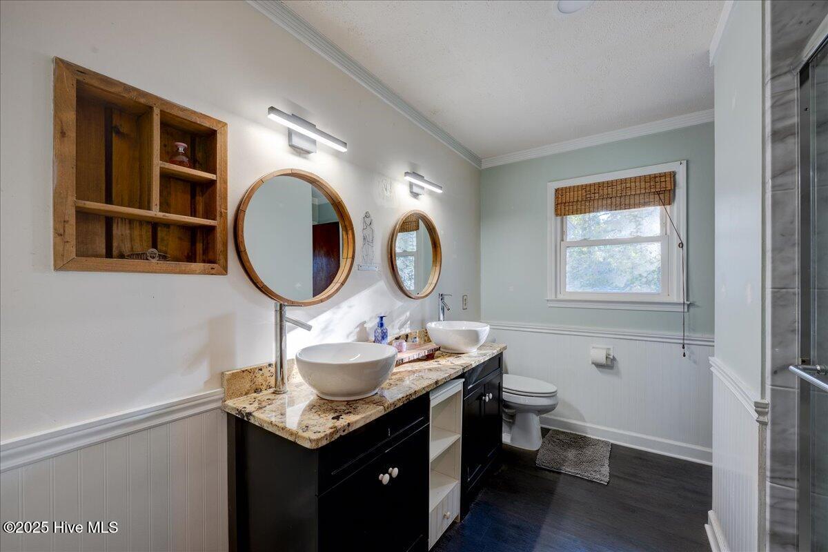 707 Clermont Road New Bern, NC 28560 - Photo 20 of 34 Full Bathroom