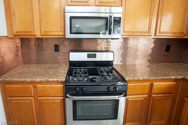 $2,400 | 6525 Cedar Waxwing Street, North Las Vegas, NV 89131