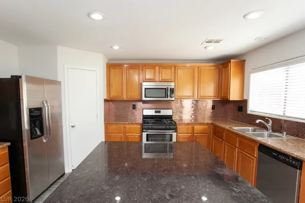 $2,400 | 6525 Cedar Waxwing Street, North Las Vegas, NV 89131