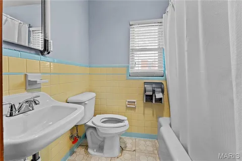 $184,900 | 2812 Laclede Station Road, Maplewood, MO 63143