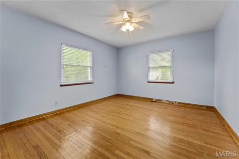$184,900 | 2812 Laclede Station Road, Maplewood, MO 63143