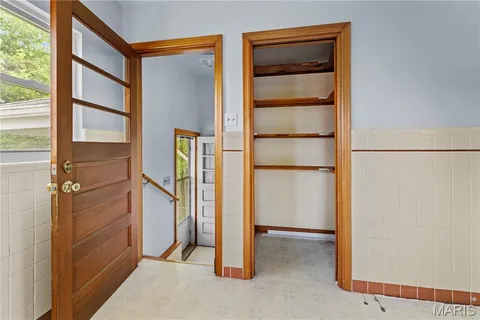 $184,900 | 2812 Laclede Station Road, Maplewood, MO 63143